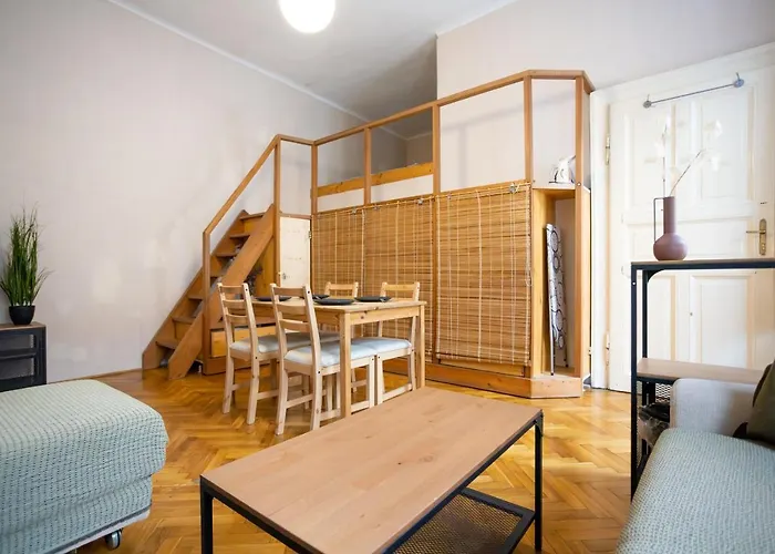 Apartment With Free Parking